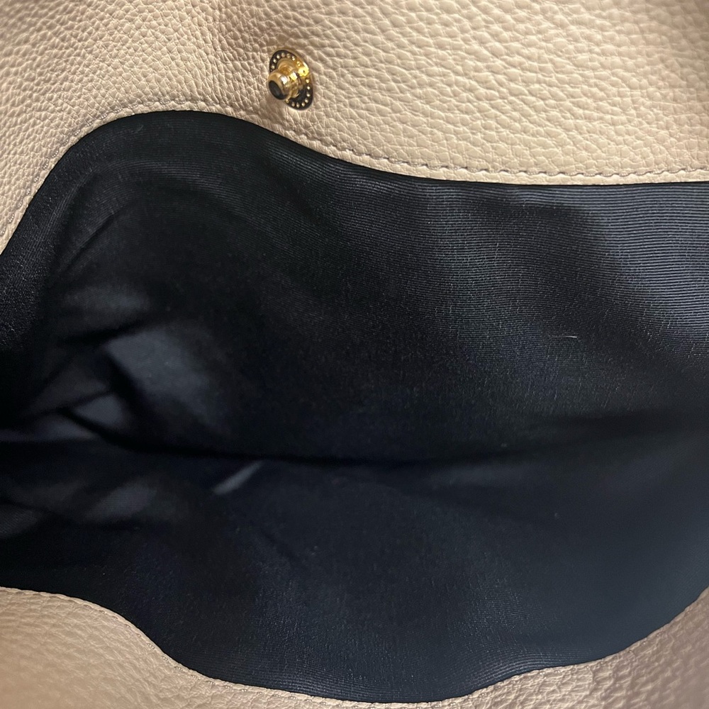 Marc Jacobs Ivory Leather Bag - Picture 8 of 10